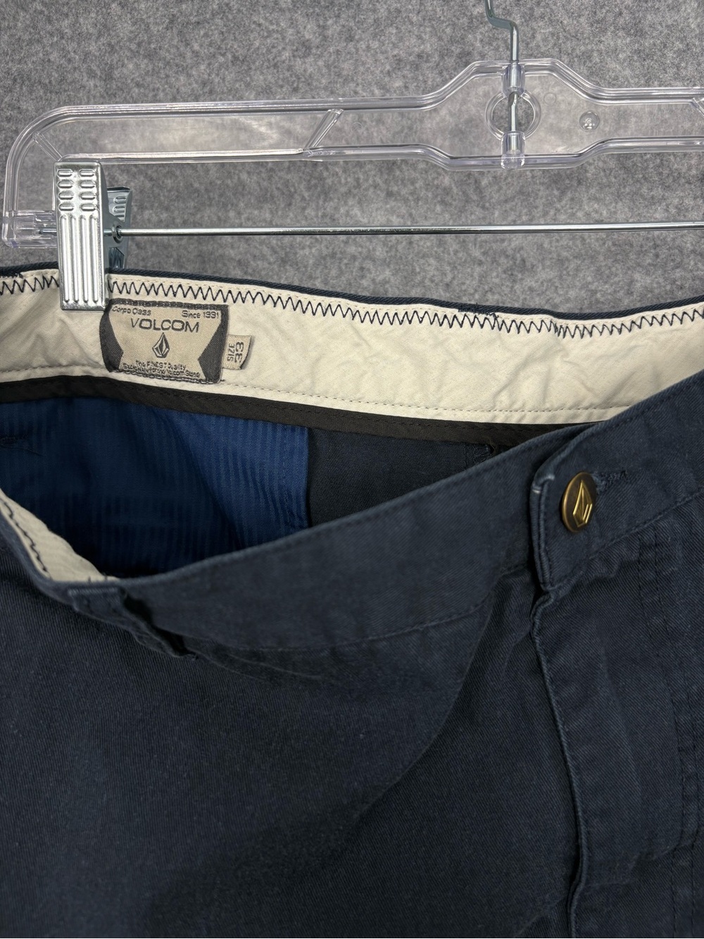 Volcom Men’s Size 33 Black Chino Skate Surf Shorts - Picture 2 of 7